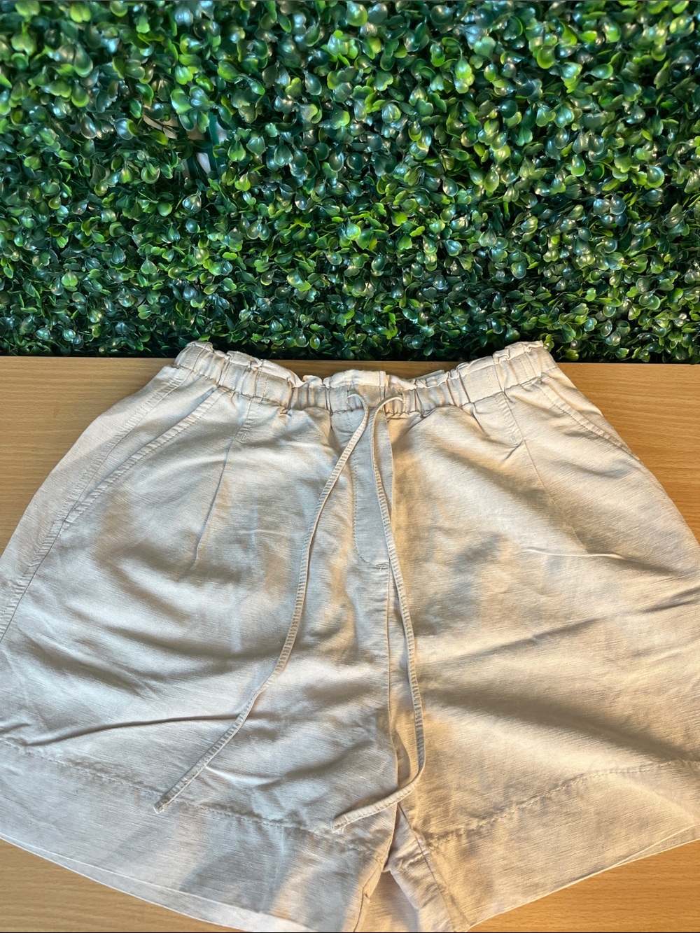 H&M Women's Drawstring Athletic Shorts in Light Beige